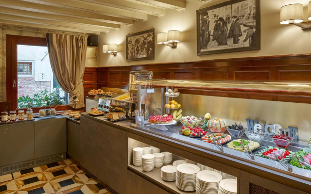 Unahotels Ala Venezia - Adults Only