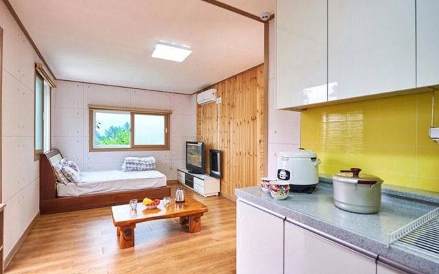 Yeosu Dolsan Healing Pension