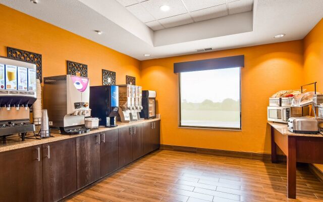 Best Western Plus Hiawatha Hotel