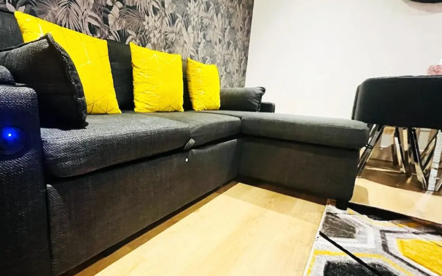 Luxury Entire Holiday Apartment - Self Checkin & Checkout