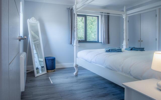 Marina View - 1 Bedroom Apartment - Neyland Marina