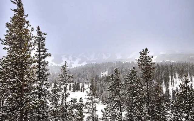 Spruce Ledge 4 Bedrooms 4.5 Bathrooms Townhouse