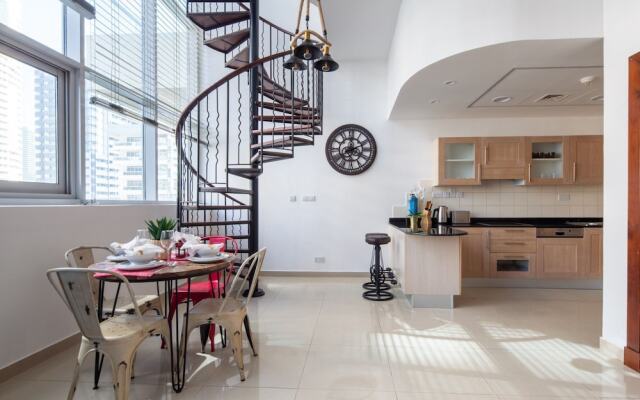 Lively & Spacious 1BR Loft in Dubai Marina