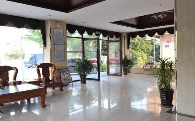 Shuoyu jiari Hotel (Danzhou bus station)