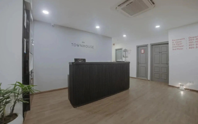 OYO Townhouse 82 Chander Nagar Janakpuri