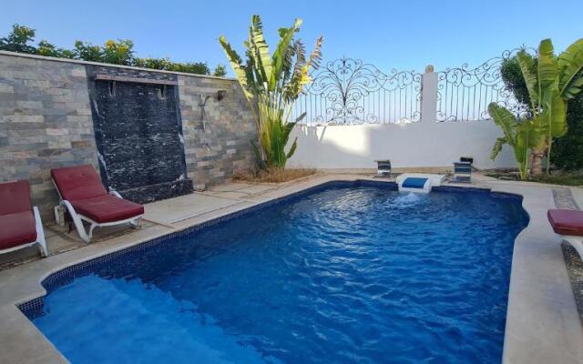 Amazing 5 Bedroom Villa with Private Swimming pool