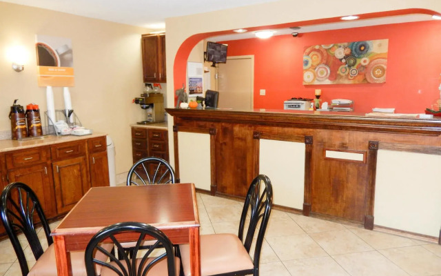 Motel 6 Marshall, TX