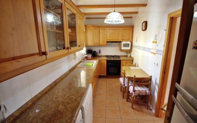 Estrelizia - pretty holiday property with garden and private pool in Calpe