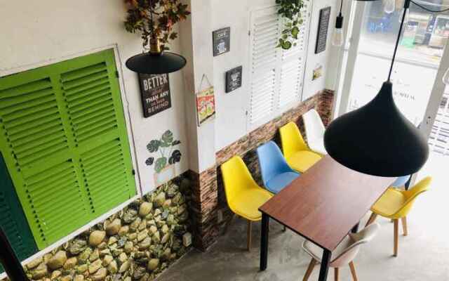 Q Hostel