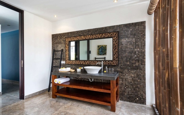 Bali Villa Near the Beach, 2080 – Guest Rooms – Kuta