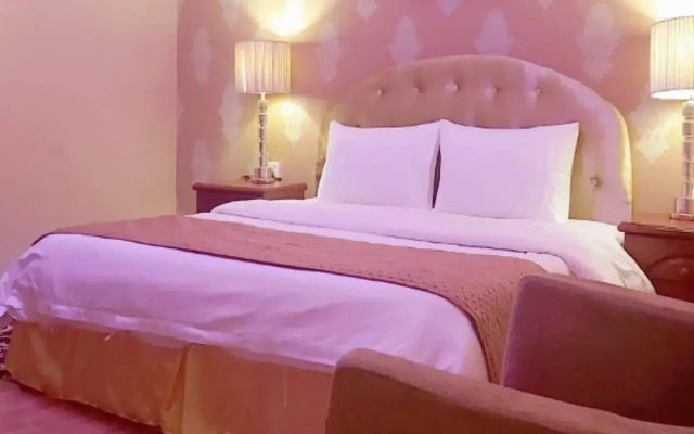 Rihanna Rose Furnished Apartments