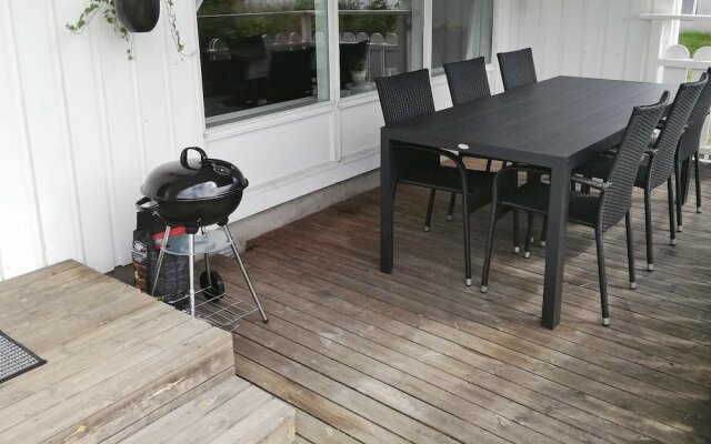 6 Person Holiday Home in Strömstad