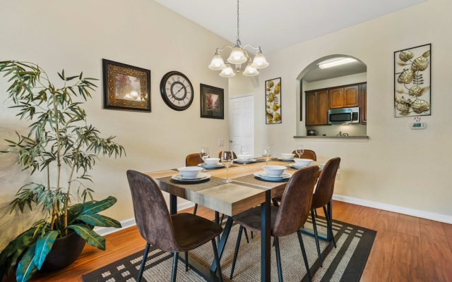 Spacious Vista Cay Condo, Close to Conv. Center