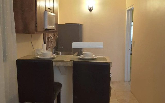 The Apartments at Jolly Castle