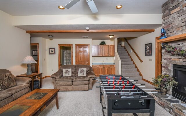 Mountain Top Lodge 4 Bedroom House