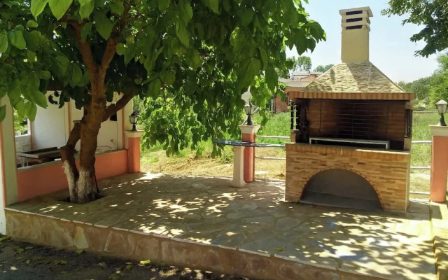 Pink House Socrates Corfu Courtyard Apartment