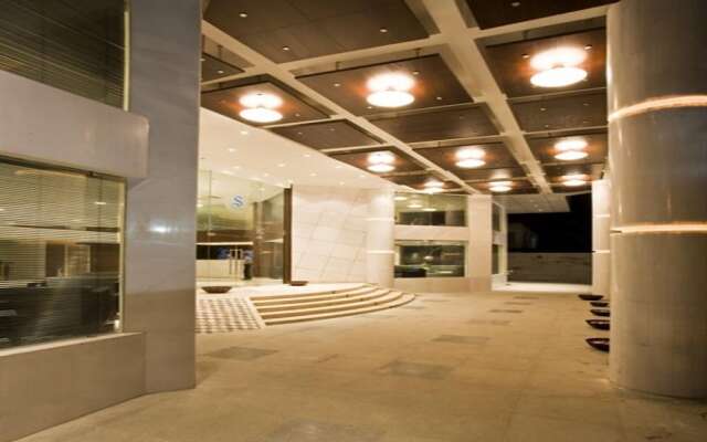 Shravanti Sarovar Portico Bengaluru