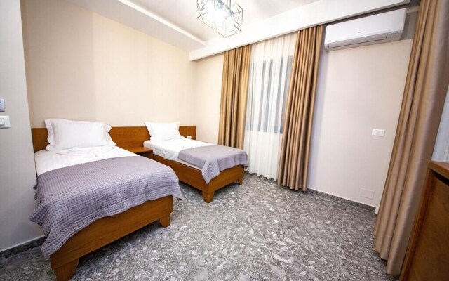 Hotel Center