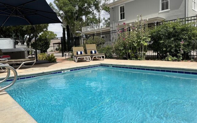 The Cottage @ 241 North