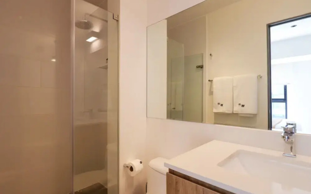 w Resplendent 2BR w Great Balcony in San Isidro