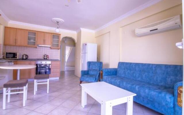 Sunset Beach Club Aqualettings Lighthouse 19