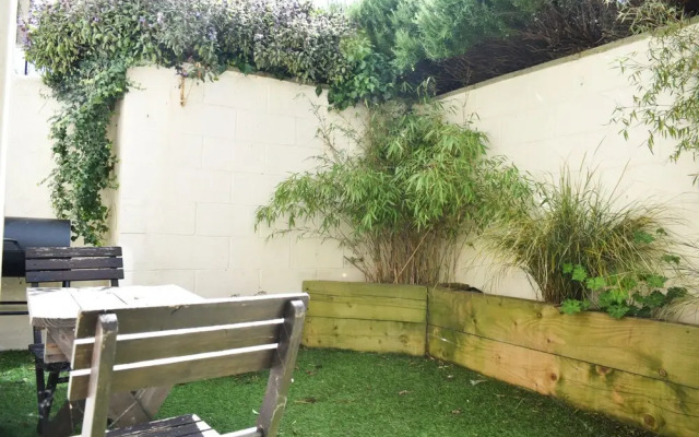 Modern 3 Bedroom Flat in Central Brighton Townhouse