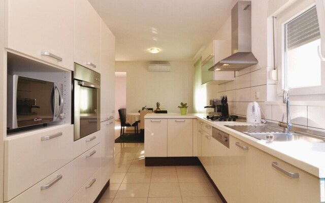 Awesome Home in Petrcane With Wifi and 3 Bedrooms