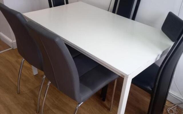Modern Apartment with Roof Garden Close to City Centre