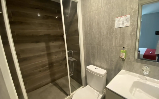 Urbano Hotel By Roots