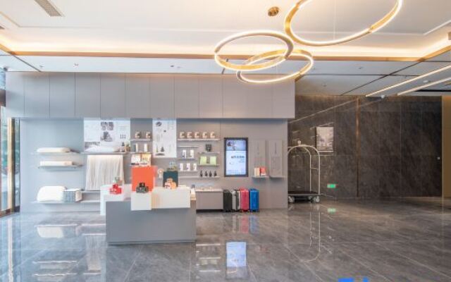 Yibin High-speed Railway West Station Atour Hotel
