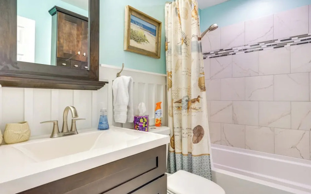 Cozy Goose Creek Escape w/ Patio & Grill