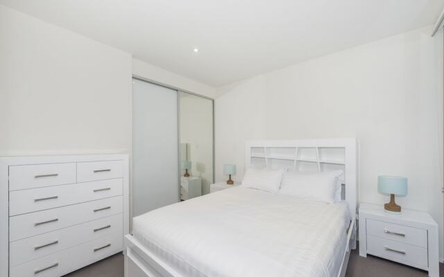 Accommodate Canberra - Lakefront