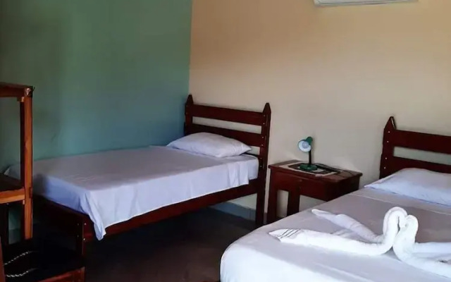 Cabinas El Pilon Rio Celeste