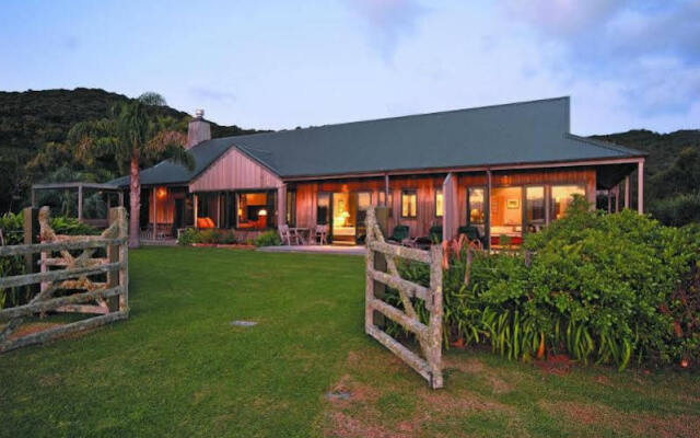 Pawhaoa Bay Villas