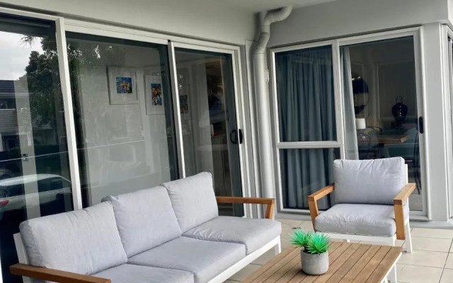 Modern Beach Apartment with Pool & Location