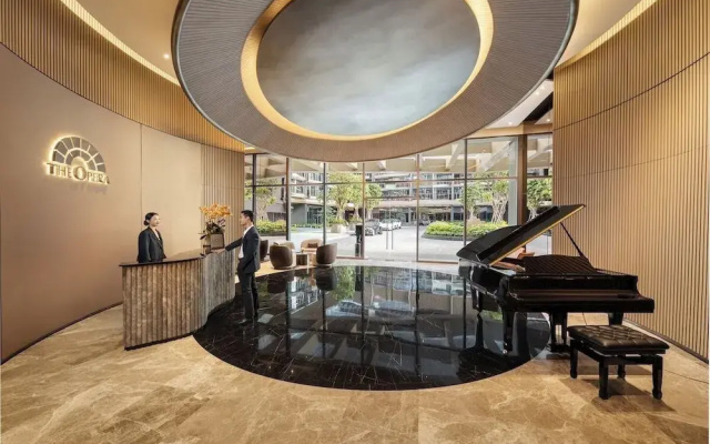 Honey The Opera Luxury Residence