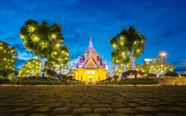 The Impress Khonkaen Hotel