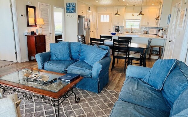 Close Enough 4 Bedroom Home by RedAwning