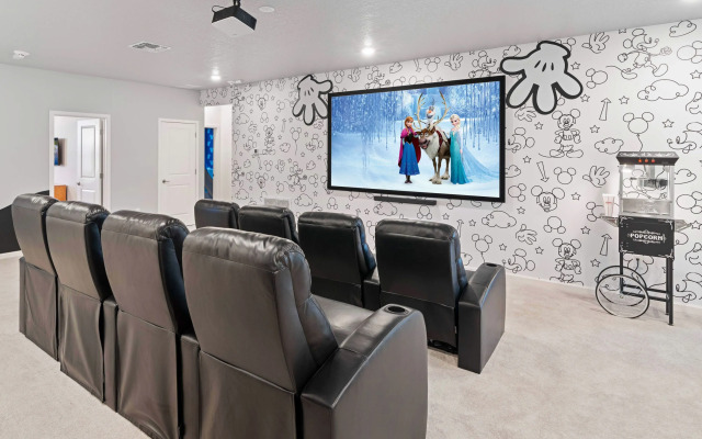 Upstay - 31-guest Home w Pool-hot Tub-cinema-games