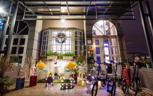 Paris Cafe B&B