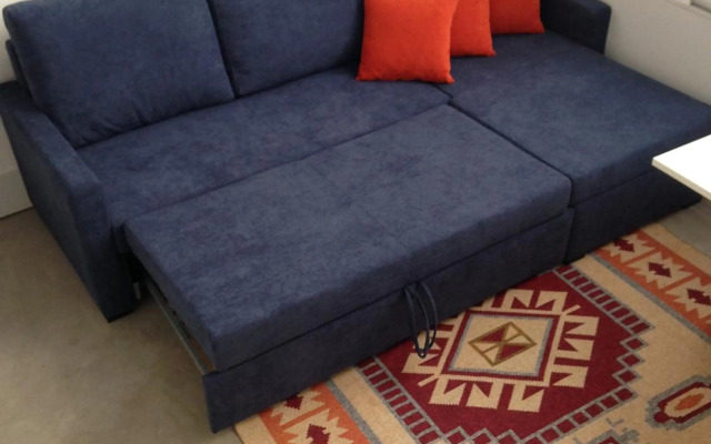 Sunday - Lovely Mezzanine with FREE PARKING