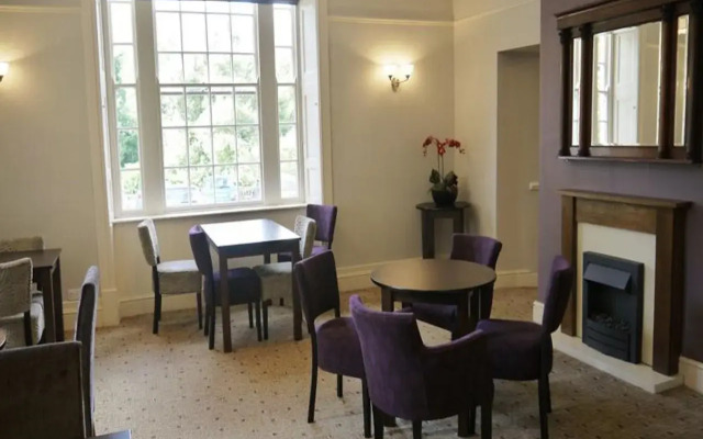 The Royal Victoria Hotel