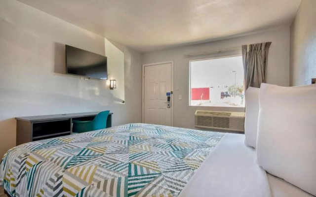 Motel 6 Albuquerque, NM - Carlisle