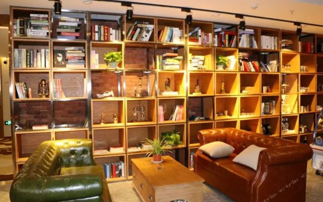 James Joyce Coffetel Chongqing Jiefangbei Pedestri