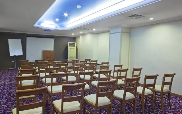 All Seasons Hotel