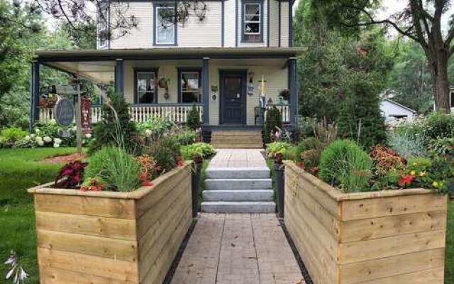 Les Caprices De Victoria