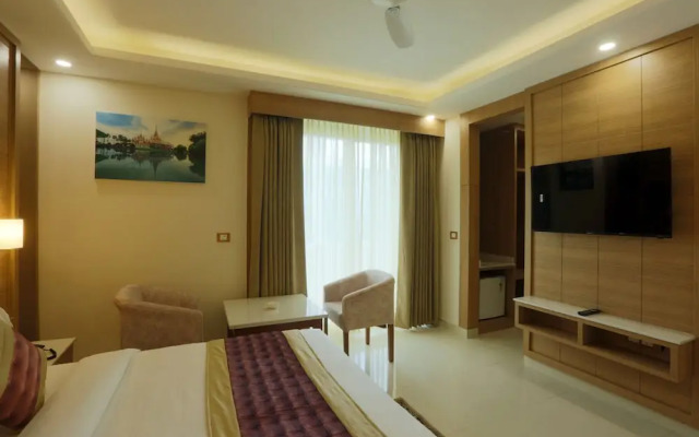 Hotel Sakura by Maps, GURGAON