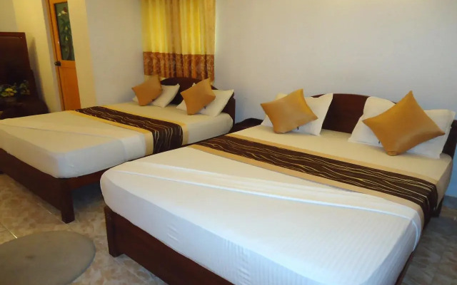 Oak Wood Inn Kandy Hotel