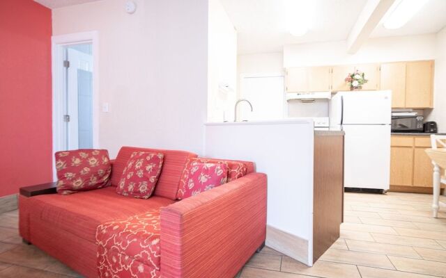 Island Sun Inn & Suites - Venice, Florida Historic Downtown & Beach Getaway