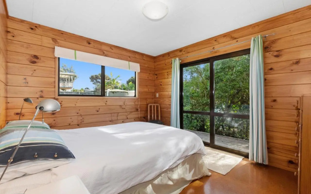 Karaka Bach - Mangawhai Heads Holiday Home – Guest Rooms – Mangawhai Heads